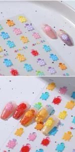 Vue détaillée des autocollants 5D colorés pour ongles tortue avec texture 3D mate