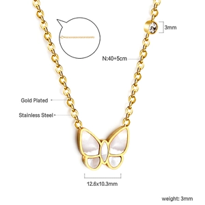 Detail of 18K gold plated bow necklace with mother of pearl and 40+5cm chain size