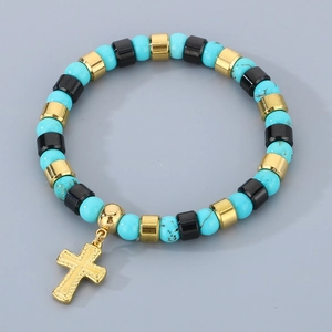Bracelet bohème en perles de turquoise avec pendentif croix dorée pour homme et femme