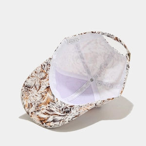 Graffiti leaf baseball cap with metal buckle and polyester inner lining structure