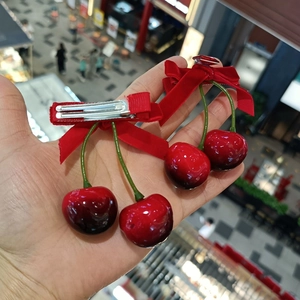 Barrettes à cheveux cerises rouges en velours avec nœud pour coiffures élégantes