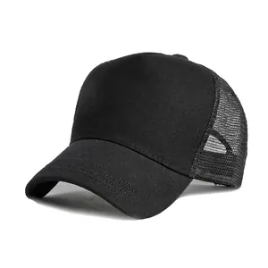 Gorra trucker negra clásica con malla transpirable y visera cosida para hombre y mujer