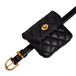 Mini borsa da cintura in pelle trapuntata nera con fibbia girevole in metallo dorato