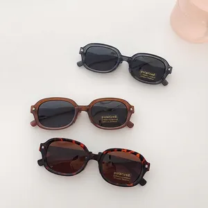 Foldable polarized retro oval sunglasses with UV protection in grey, brown and tortoiseshell