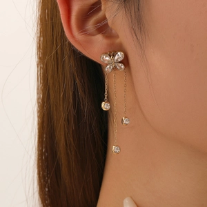 Boucles d'oreilles papillon en acier doré avec longues chaînes et cristaux étincelants
