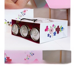 Strong nylon handles and spacious interior of floral paper gift bags for gifts