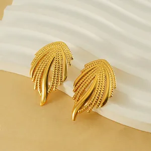 Boucles D'oreilles Puces En Forme D'aile Acier Inoxydable Plaqué Or 18K Avec Tige En Acier Titane Pour Femmes