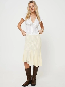 Haut sexy en dentelle à col en V avec lacets et jupe assortie à l'ourlet irrégulier