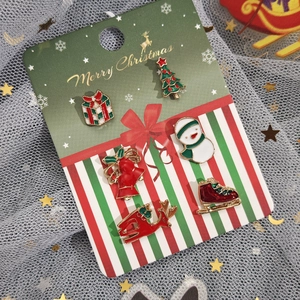 Lot de six broches de Noël festives en émail sur carte de vœux avec renne et bonhomme de neige