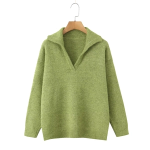 Pull en maille verte pour femme avec col polo et texture douce coupe décontractée
