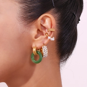Lot de boucles d'oreilles dorées avec anneau en acrylique vert et perles blanches