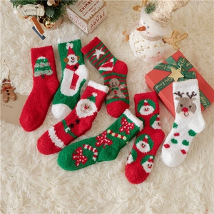 Lot de 6 chaussettes de Noël épaisses en polaire corail avec motifs festifs sur tapis