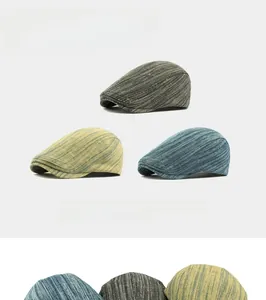 Bérets classiques en denim délavé en gris, jaune et bleu avec une texture en maille