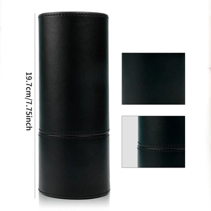 Étui à pinceaux cylindrique en cuir noir avec coutures fines et détails de hauteur 19,7 cm
