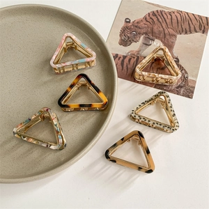 Geometric Triangle Hair Claw Clip Vintage Acetate Metal Frame Retro Sweet Hair Grip Accessory For Women Elegant Chic