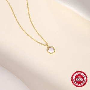 Collier en argent sterling S925 avec pendentif pétale de nacre blanche dorée