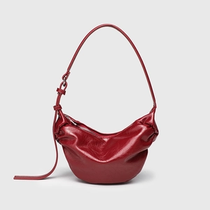 Retro burgundy large capacity crescent bag in shiny pleated leather with shoulder strap