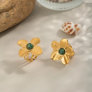Ensemble de bagues fleurs dorées serties de malachite verte style rétro de luxe