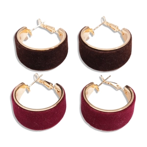 Retro geometric C-shaped velvet hoop earrings in dark brown and burgundy with gold metal