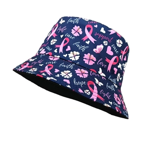 Chapeau de soleil bleu marine avec ruban rose et mots motivants pour les sorties d'été