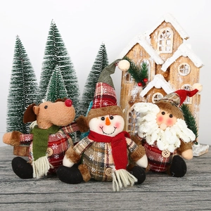 Ornement d'Arbre de Noël Style Nordique Peluche Père Noël Bonhomme de Neige Élan Poupée Tissu Écossais Design Flocon de Neige Décor