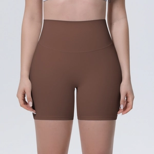 Détail du short de yoga marron sans couture à taille haute avec coupe gainante de compression