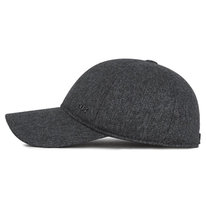 Cappello da baseball invernale grigio scuro per uomo con paraorecchie in calda lana spessa