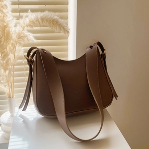 Sac sous le bras tendance en cuir PU marron avec bandoulière réglable style épuré