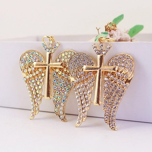 Porte-clés Croix d'Ailes d'Ange en Or de Luxe Pendentif Couronne en Strass Anneau de Clé en Métal pour Accessoires de Sac Femme Cadeau