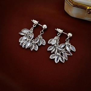 Elegant Leaf Tassel Drop Earrings Copper Zircon With 925 Sterling Silver Earring Post For Women Niche Fashion Jewelry