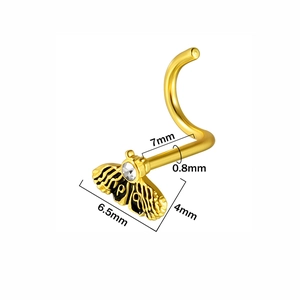 Detailed macro view showing the gold bee nose stud dimensions 6.5x4mm and 7mm bar length
