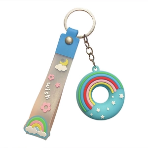 Porte-clés donut bleu ciel avec arc-en-ciel 3D et dragonne givrée wish mignonne