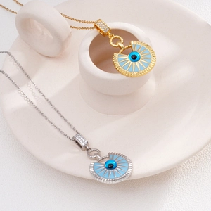 Collier pendentif œil turc en plaqué or 18 carats avec design de soleil en forme d'éventail