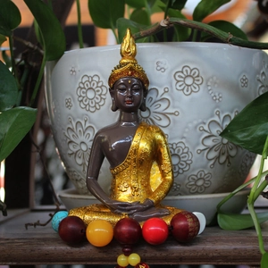 Southeast Asian Style Resin Thai Buddha Statue Gold Robe Meditation Figurine Zen Desk Ornament Home Decor Spiritual Sculpture