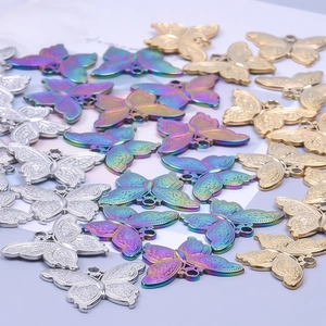 Pendentifs papillon minimalistes en acier inoxydable doré, argenté et dégradé