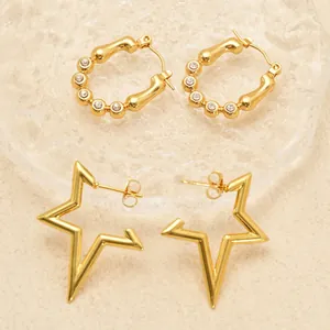 Boucles d'oreilles étoiles et bambou en acier inoxydable plaqué or 18 carats