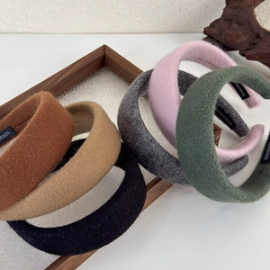 Elegant wide wool headband set in 6 colors with handmade labels on wooden tray