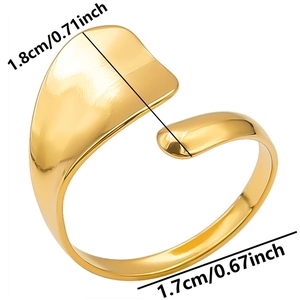 Detail view of 1.8cm wide wave leaf shaped adjustable ring in polished gold finish