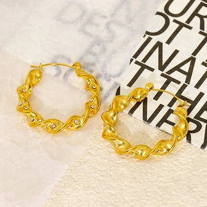 Boucles D'oreilles Créoles Torsadées Acier Inoxydable Plaqué Or 18K Zircone Cubique Bijoux Pour Femmes