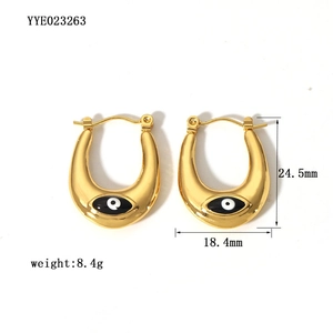 Detailed size specifications for 18K gold plated evil eye U-shaped earrings with measurements