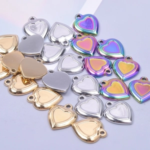 Polished stainless steel heart pendants in gold, silver and rainbow colors for DIY jewelry