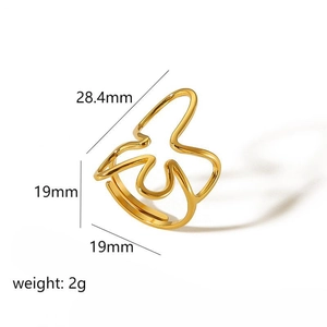 Detail view of 18k gold geometric wavy ring with precise size and weight dimensions