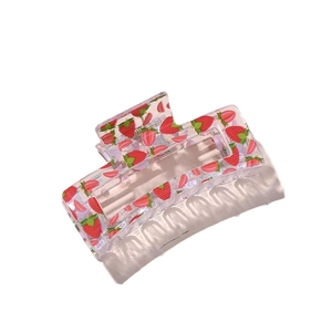 Pince à cheveux à motif fraise avec base transparente pour coiffure féminine