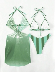 Dreiteiliges Bikini-Set in Verlaufsgrün mit Strandrock aus Netzstoff und Faltenstruktur
