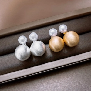 French vintage pearl earrings in gold and silver with elegant matte brushed metal finish