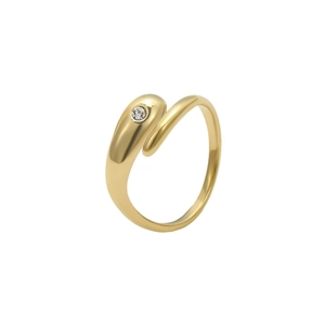 Bague serpent luxueuse en acier doré avec pierre de zircon ronde sur fond blanc uni