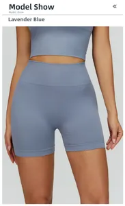 Détail du tissu en maille de ce short de yoga sans couture taille haute bleu aster