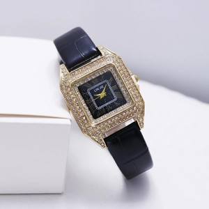 Damen Quarz Armbanduhr Quadratisches Legierungsgehäuse Strass Sternenhimmel Zifferblatt Römische Ziffern PU Lederarmband Lässig Mode