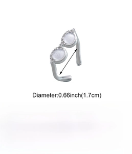 Detailed specs of silver glasses ring with diameter and weight shown on white background