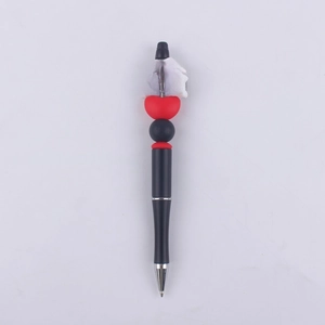 Detail of beaded pen featuring black silicone beads and Track MOM charm with heart design